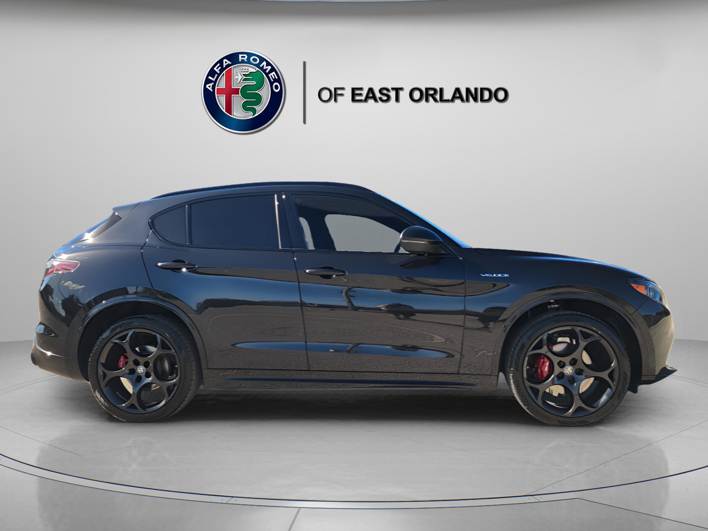 New 2026 Alfa Romeo Stelvio Sprint AWD/4WD image 7