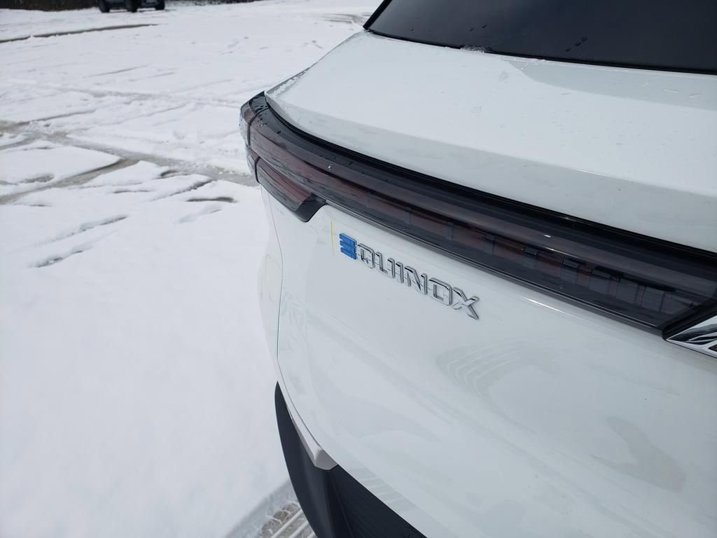 New 2026 Chevrolet Equinox EV LT image 10