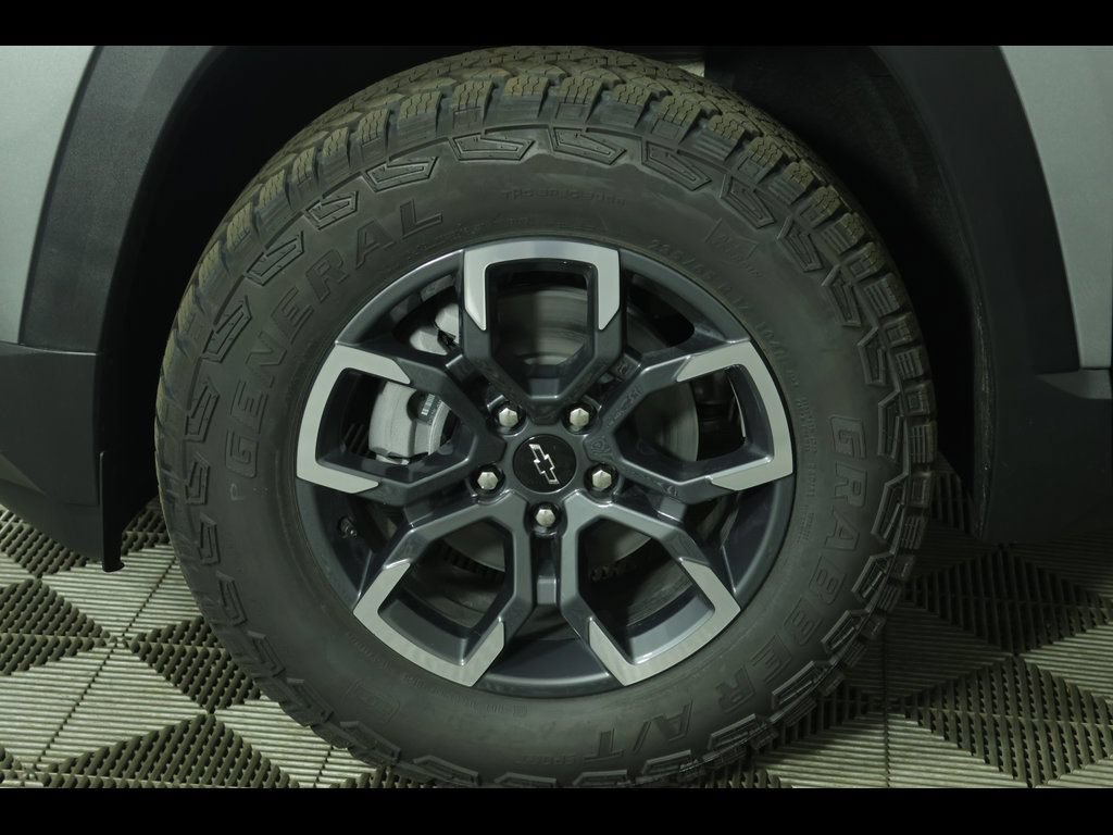 New 2026 Chevrolet Equinox ACTIV FWD image 13