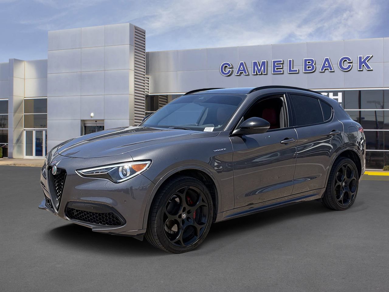 Used 2022 Alfa Romeo Stelvio Veloce AWD/4WD image 2