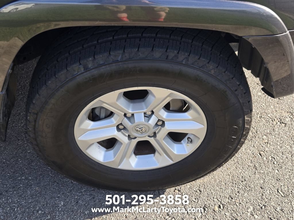 Used 2015 Toyota 4Runner SR5 AWD/4WD image 11