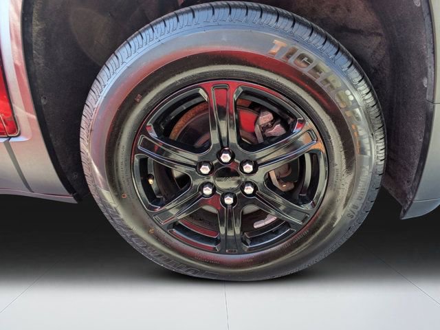 Used 2018 GMC Acadia SLE w/ LPO, Floor Liner Package image 8