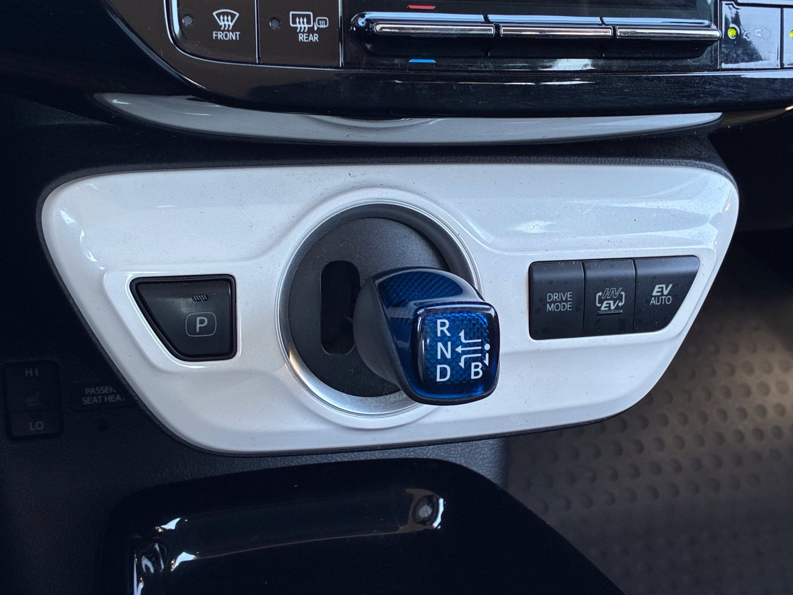 Used 2018 Toyota Prius Prime Plus FWD image 21