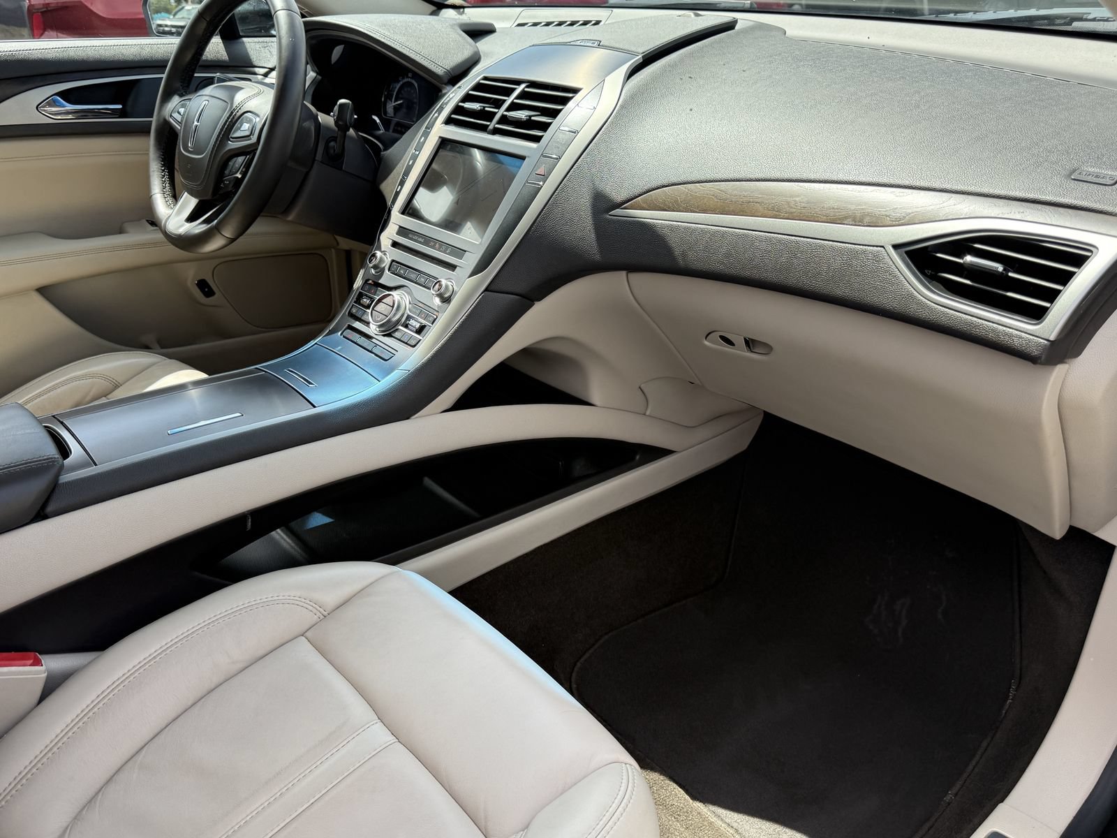 Used 2019 Lincoln MKZ Reserve w/ Reserve Plus Package FWD image 17
