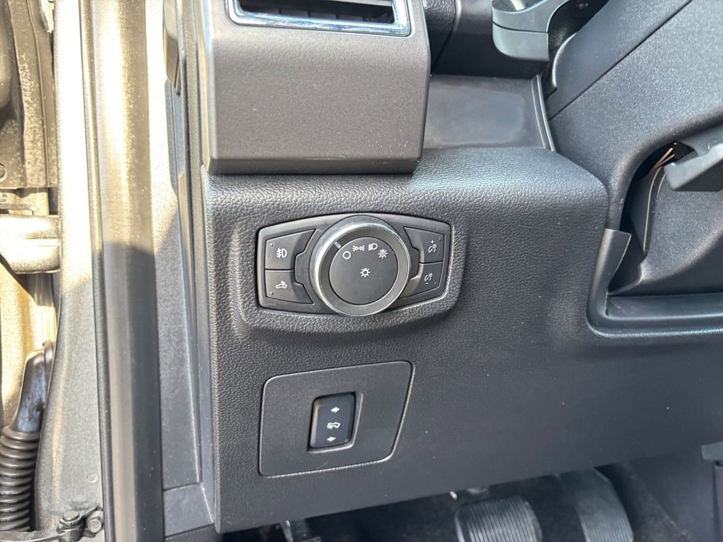 Used 2016 Ford F150 XLT w/ Equipment Group 302A Luxury AWD/4WD image 19