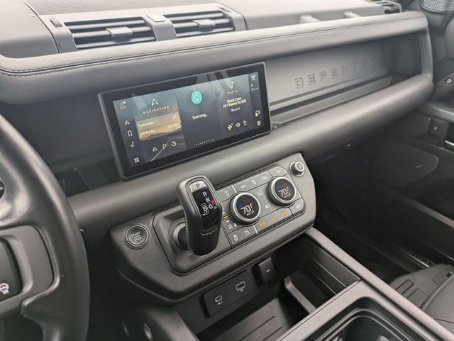 Used 2023 Land Rover Defender 110 X-Dynamic SE image 11