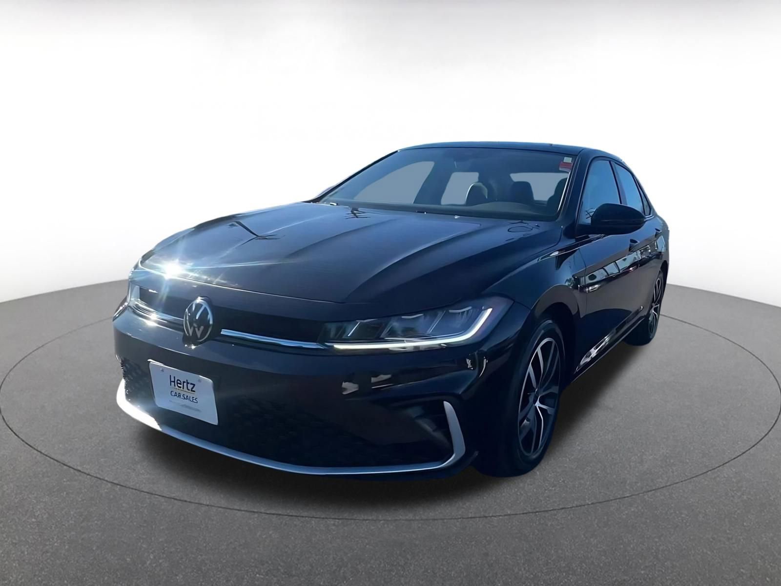 Used 2025 Volkswagen Jetta SE image 4