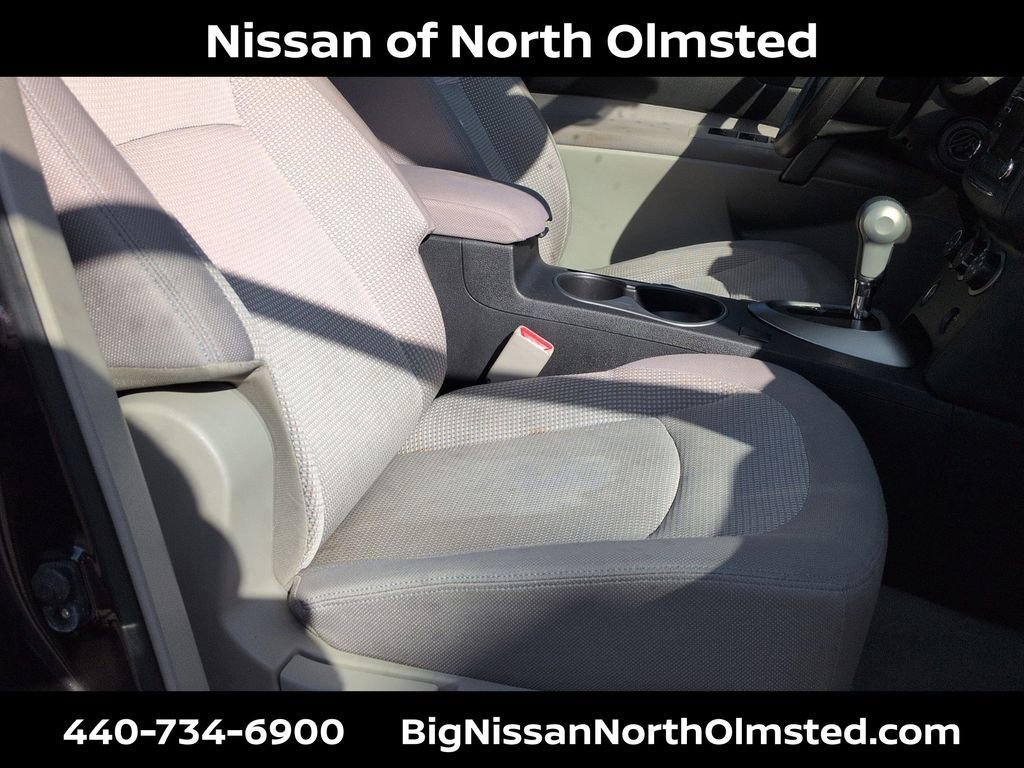 Used 2013 Nissan Rogue SV image 22