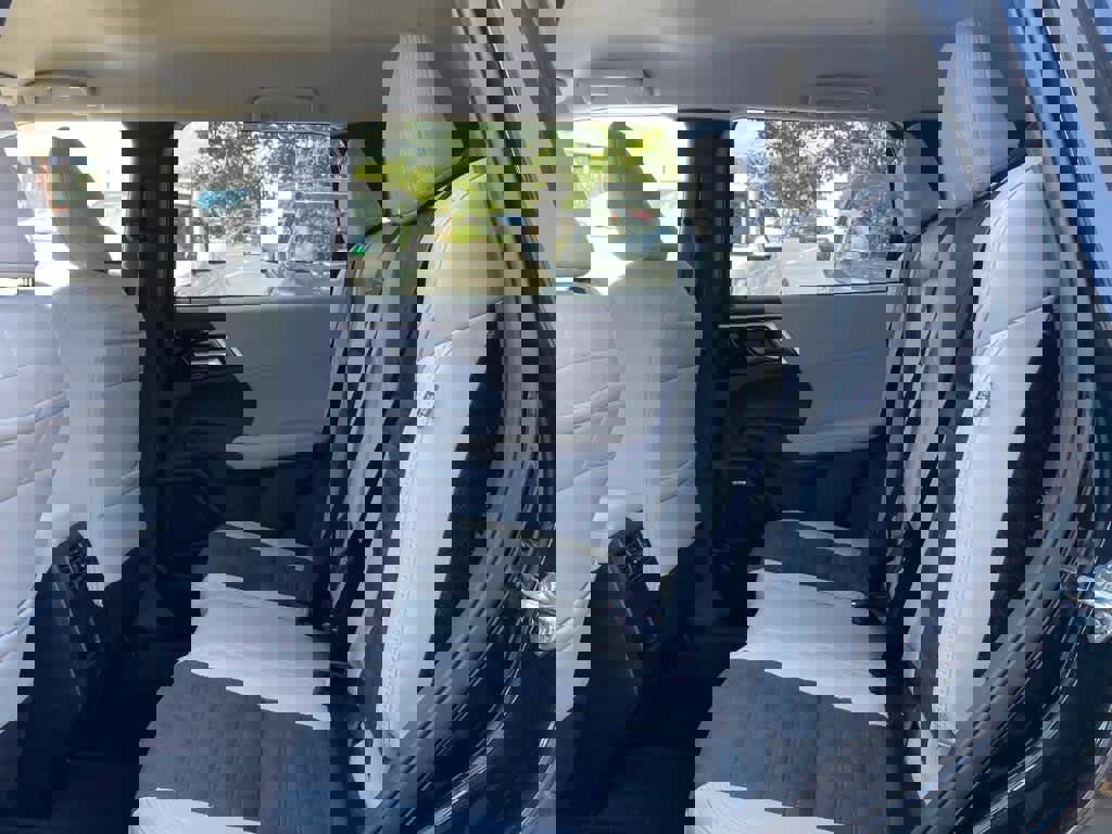 New 2025 Mitsubishi Outlander SE image 13