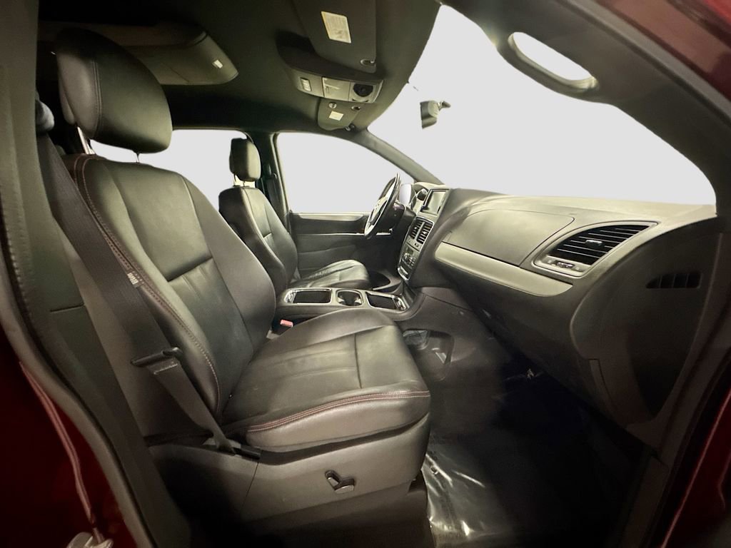Used 2018 Dodge Grand Caravan GT image 37