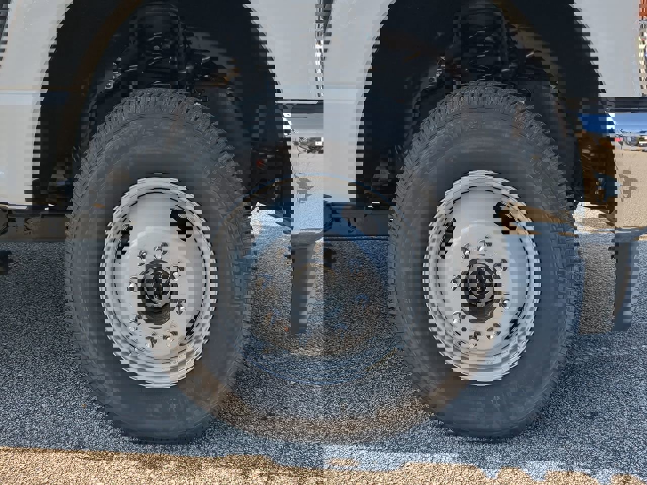 New 2025 Ford F350 XL w/ XL Chrome Package image 9