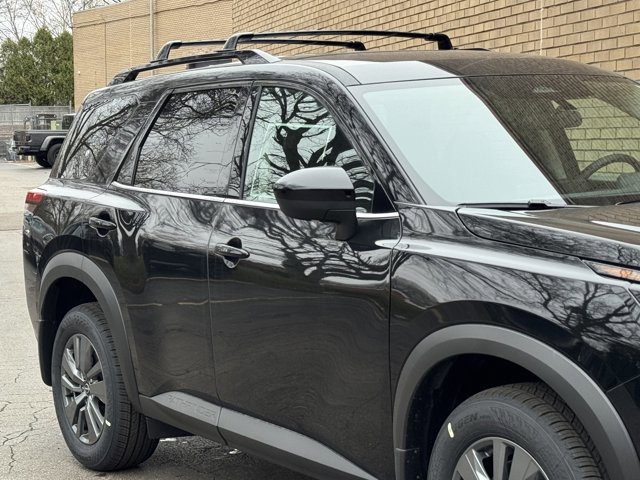 New 2026 Nissan Pathfinder SV image 3
