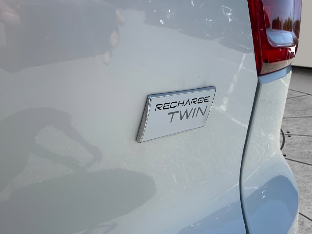 Used 2023 Volvo XC40 Recharge Plus AWD/4WD image 26