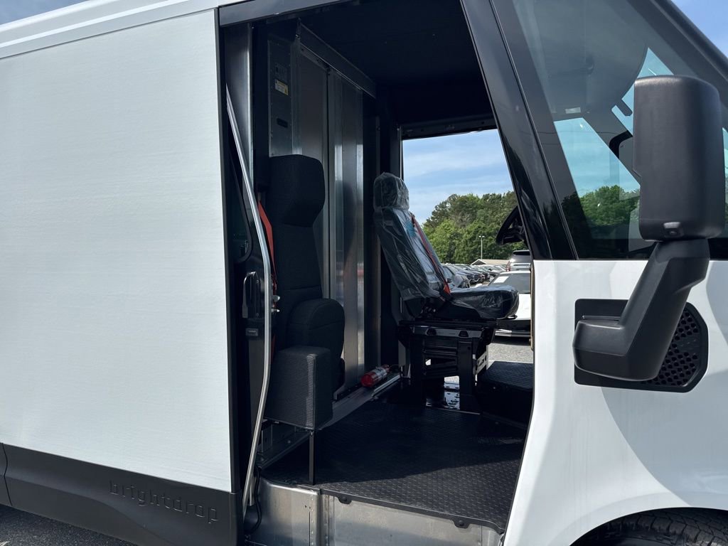 Used 2024 Chevrolet Brightdrop 400 w/ Commercial Equipment Package AWD/4WD image 23