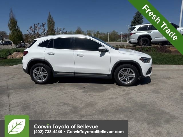 Used 2021 Mercedes-Benz GLA 250 4MATIC w/ Premium Package image 2
