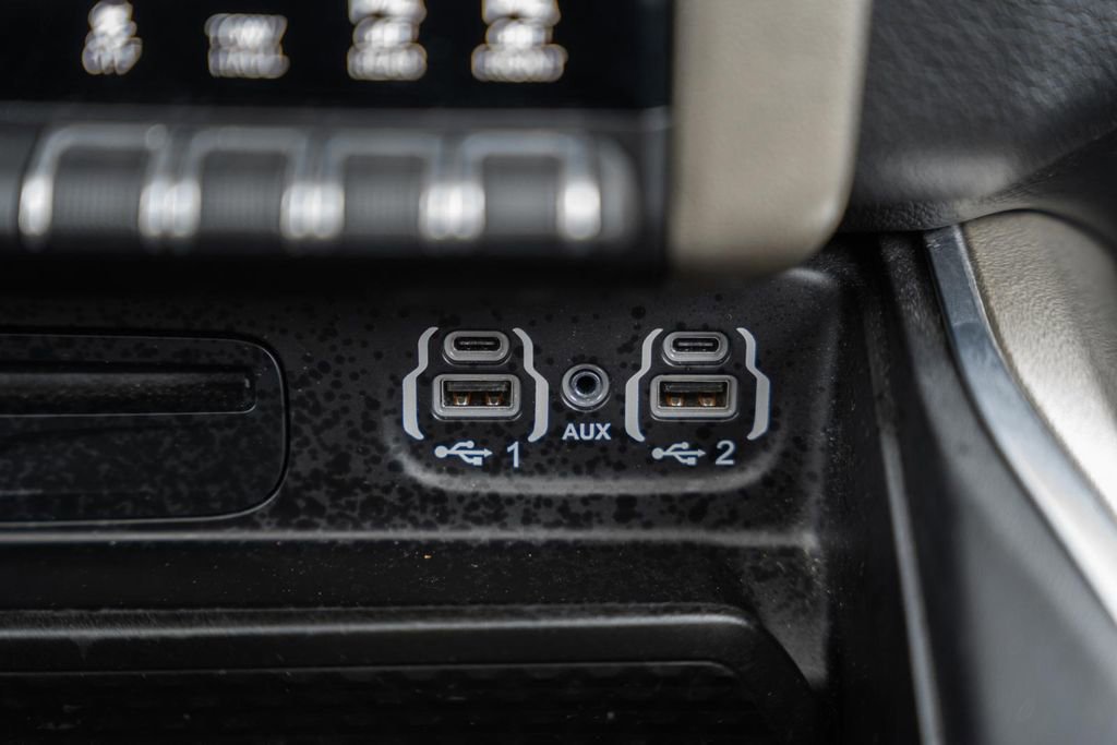 Used 2019 RAM 1500 Laramie image 35