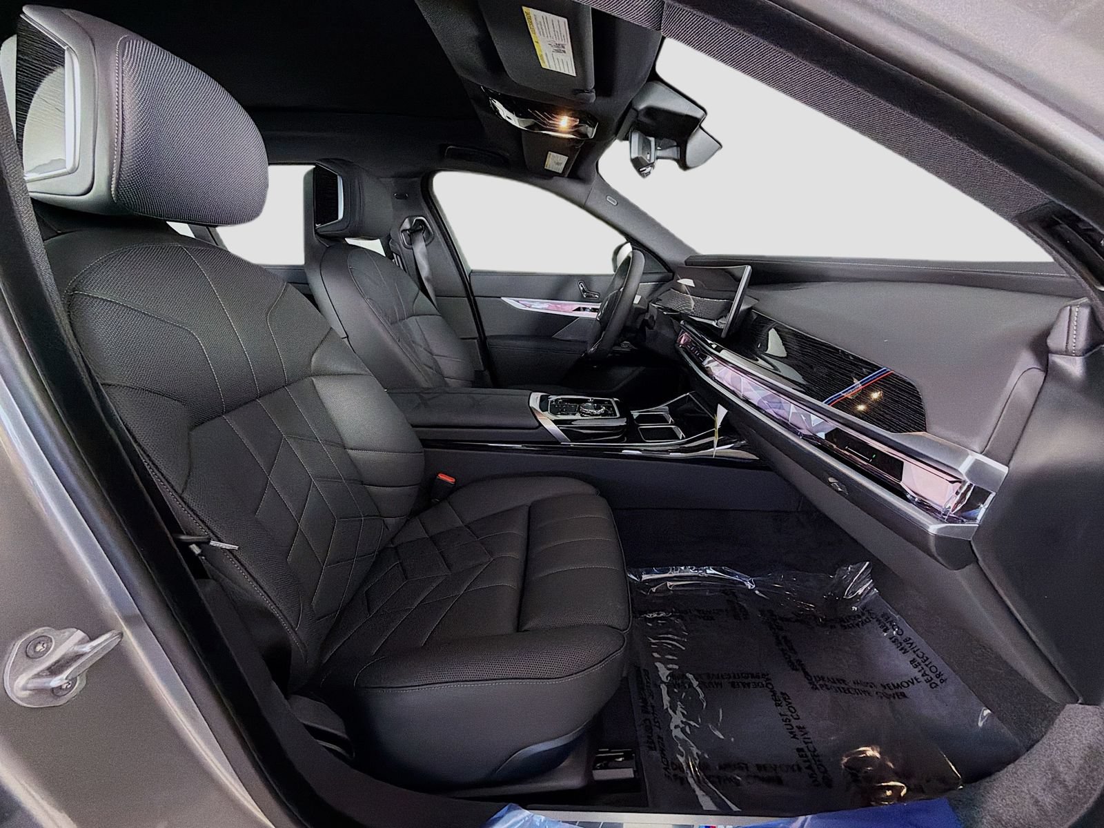 New 2026 BMW i7 xDrive60 w/ M Sport Package RWD image 30
