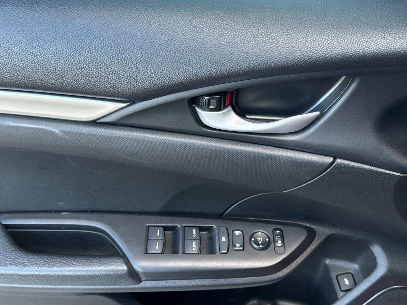 Used 2021 Honda Civic Sport image 10