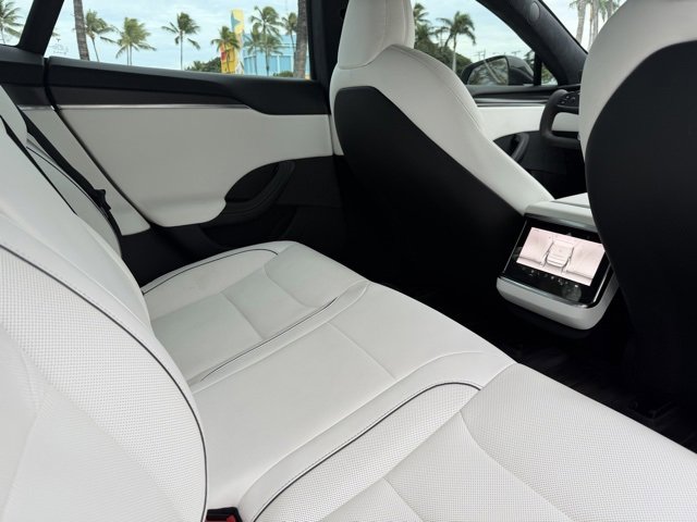 Used 2022 Tesla Model S Plaid image 8