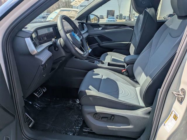 New 2026 Volkswagen Tiguan SE R-Line FWD image 21