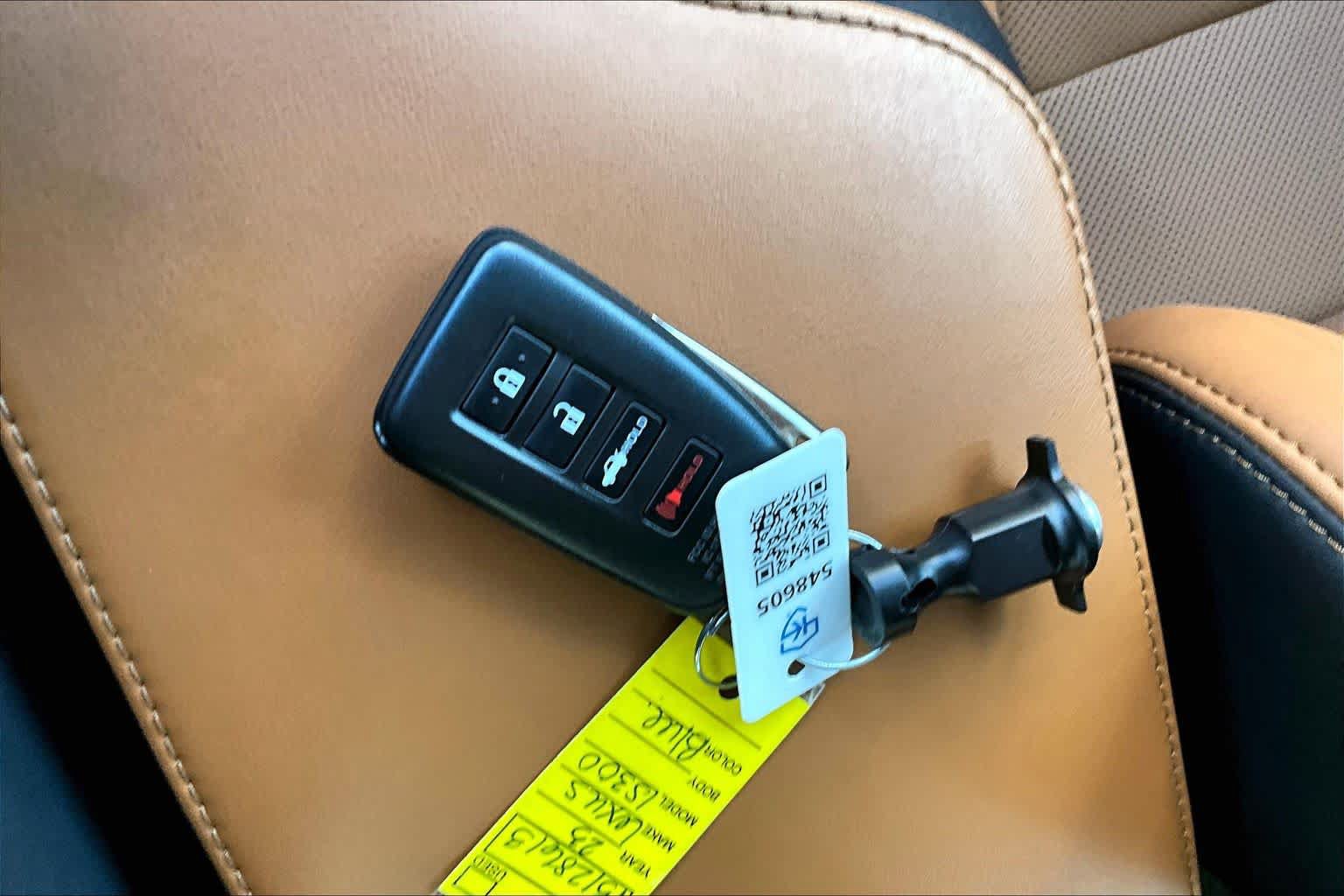 Used 2023 Lexus IS 300 w/ Comfort Package RWD image 15