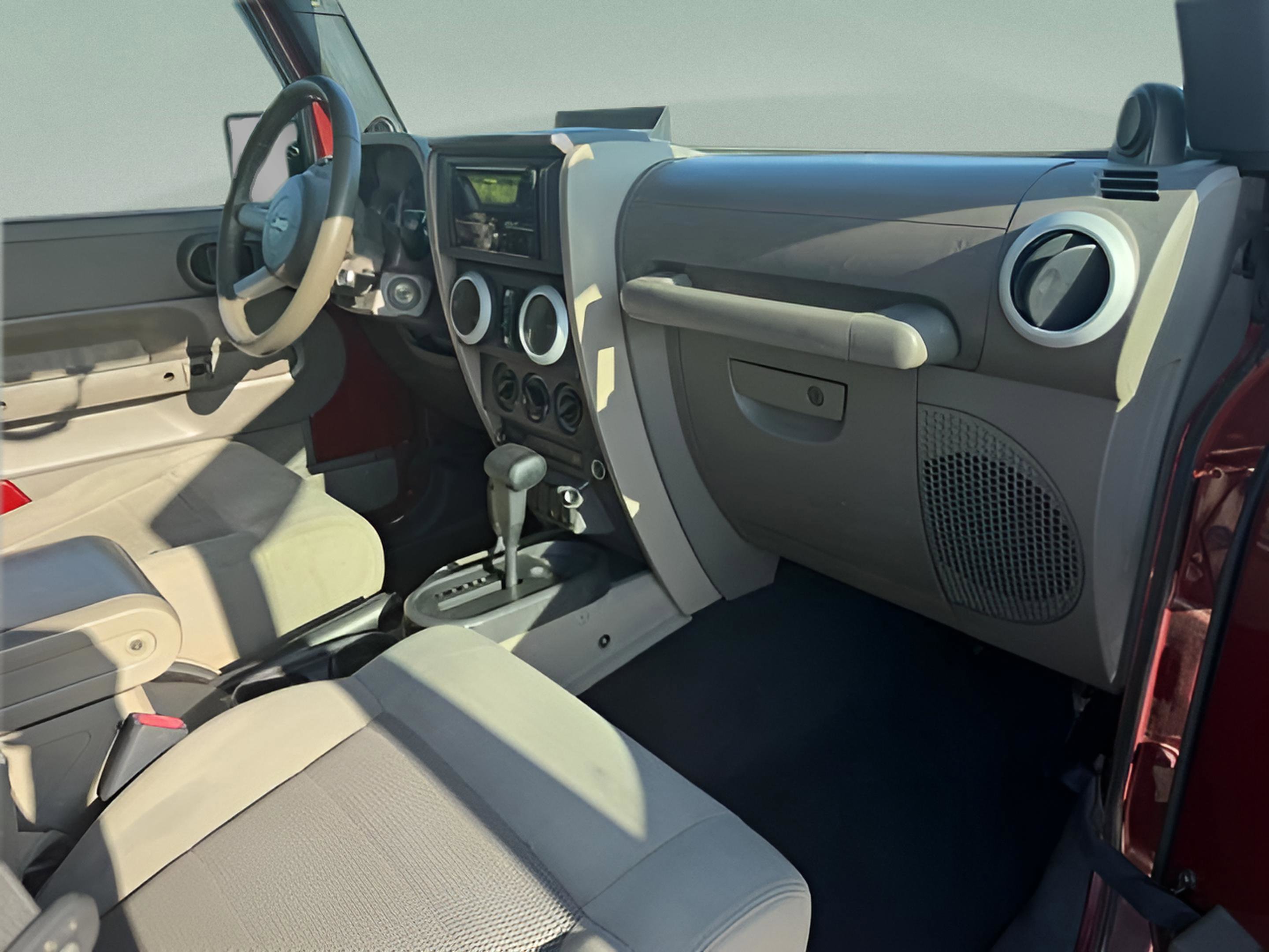 Used 2008 Jeep Wrangler Unlimited Sahara AWD/4WD image 25