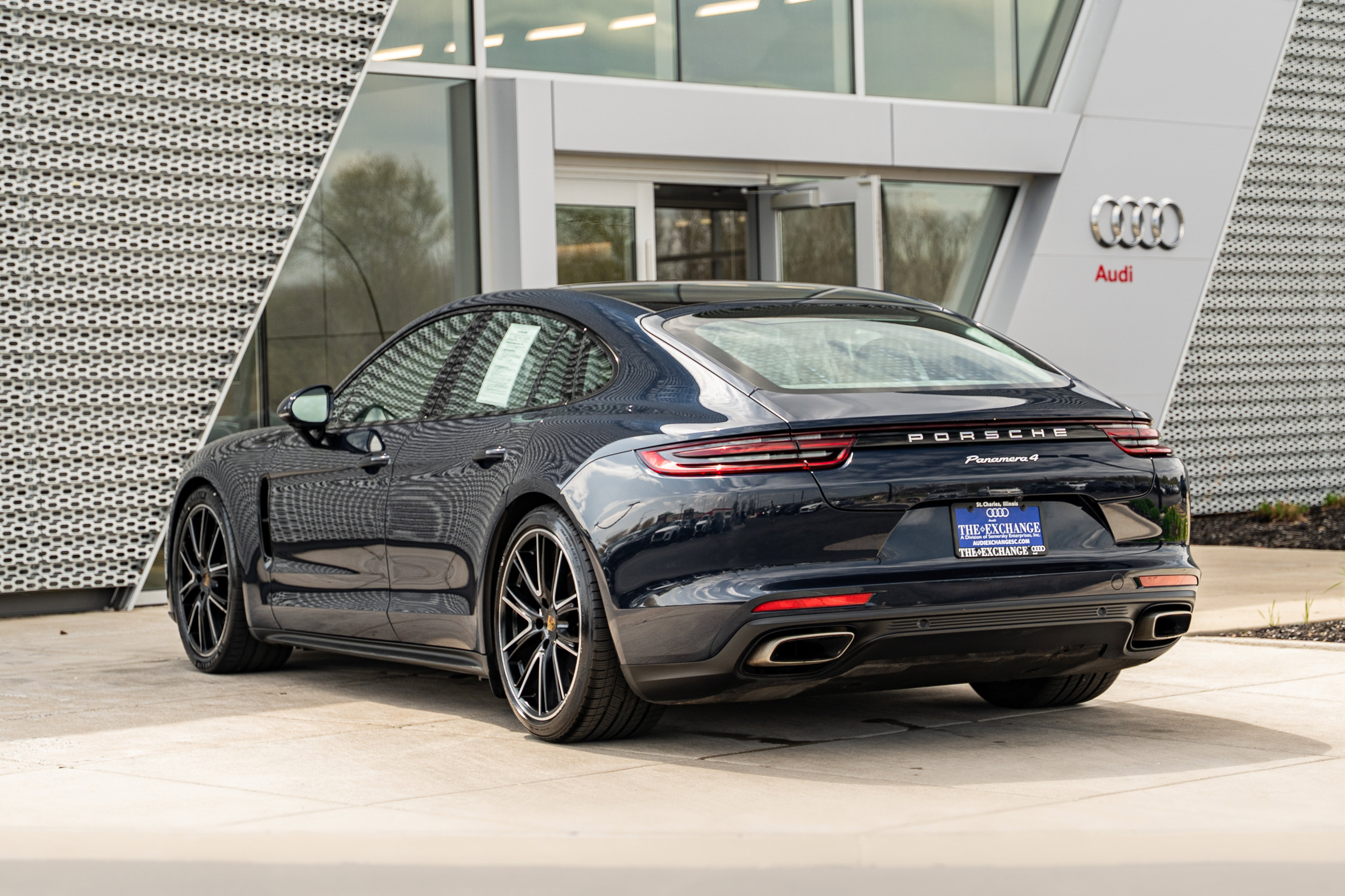 Used 2020 Porsche Panamera 4 AWD/4WD image 5