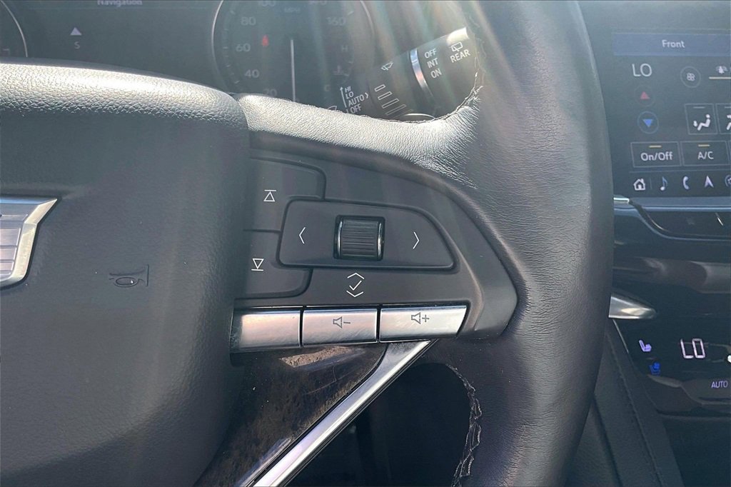 Used 2022 Cadillac XT6 Premium Luxury w/ Technology Package image 12