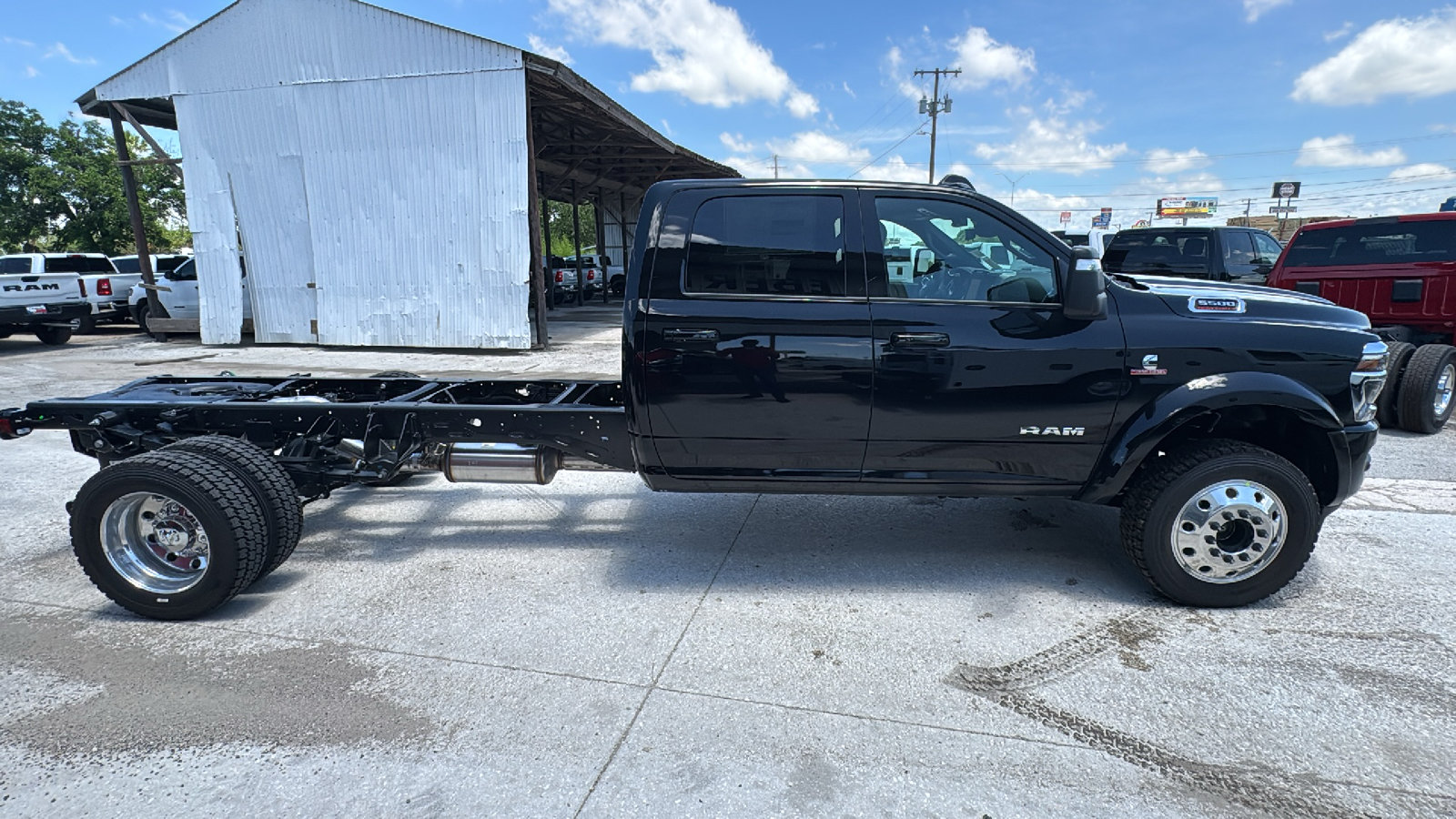 New 2026 RAM 5500 4x4 Crew Cab image 4