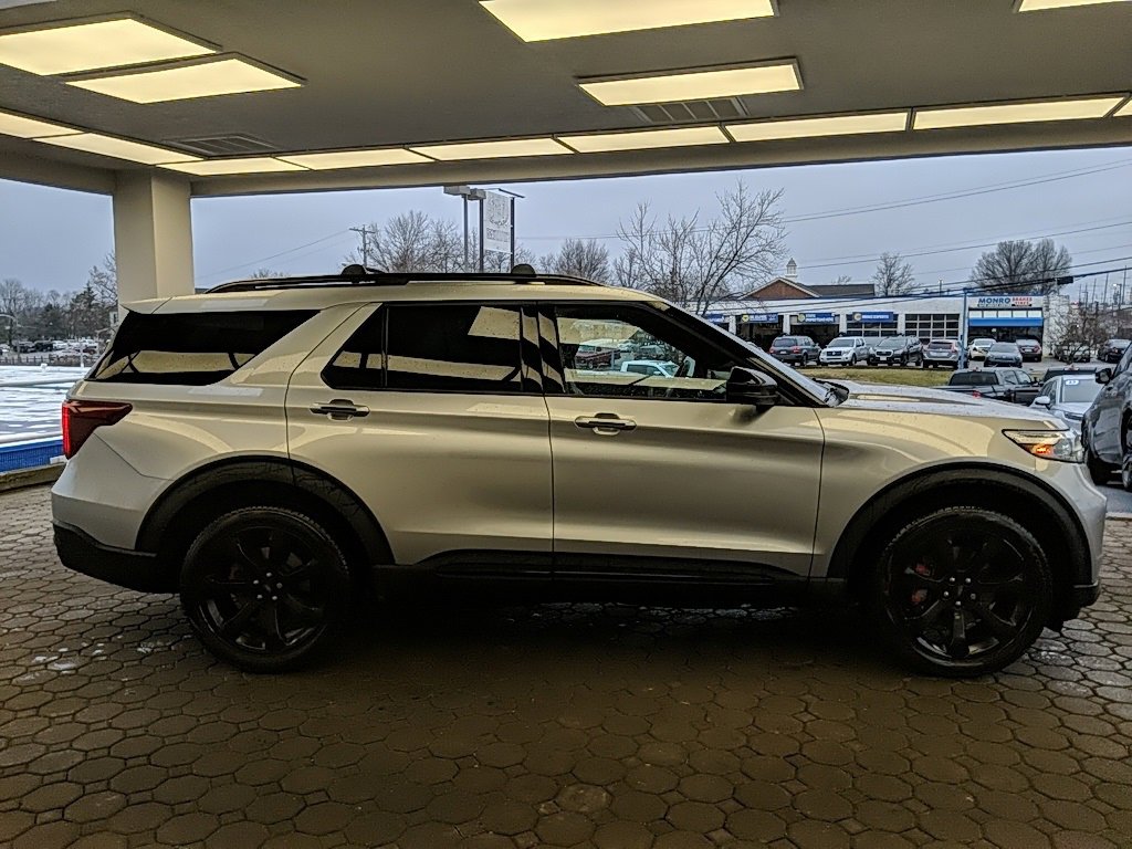 Used 2020 Ford Explorer ST w/ ST Street Pack image 4