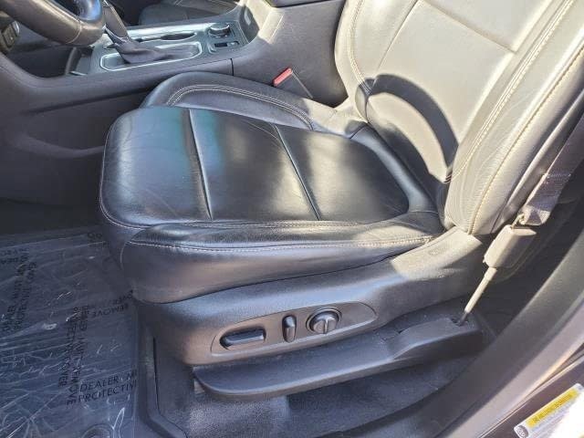 Used 2020 Chevrolet Traverse LT w/ Driver Confidence II Package image 15