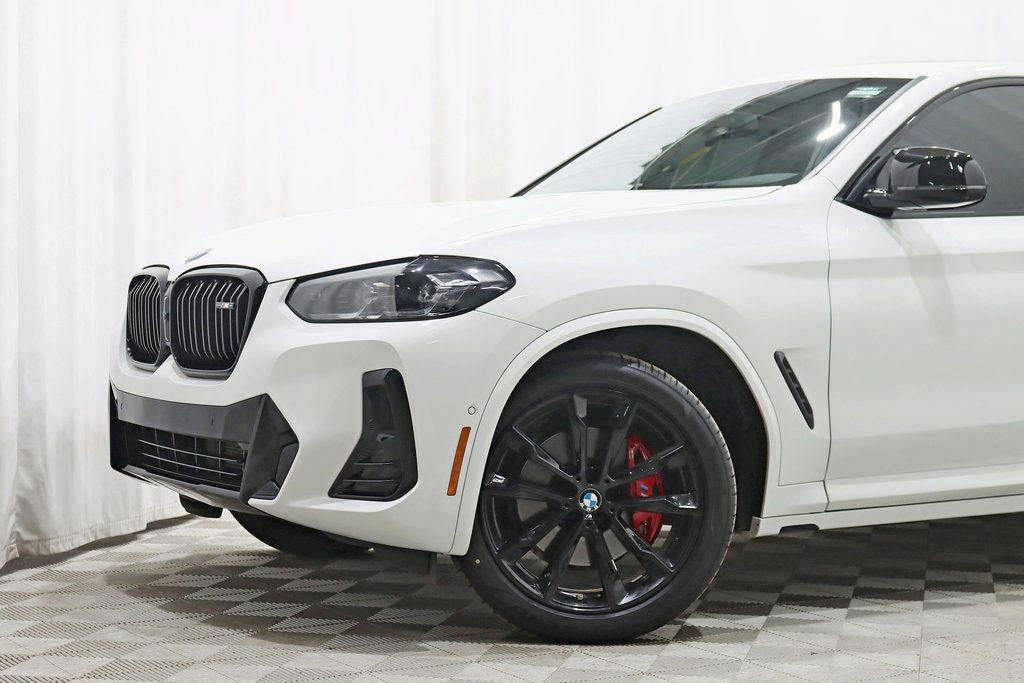 Used 2024 BMW X4 M40i w/ Premium Package image 2