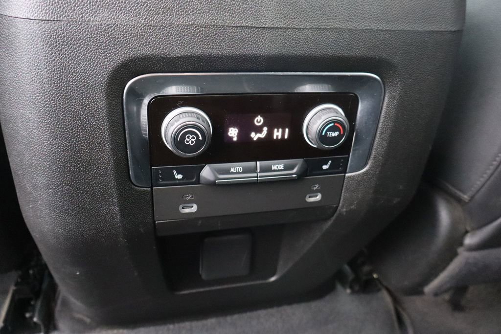 Used 2022 Chevrolet Tahoe Z71 w/ Luxury Package image 21