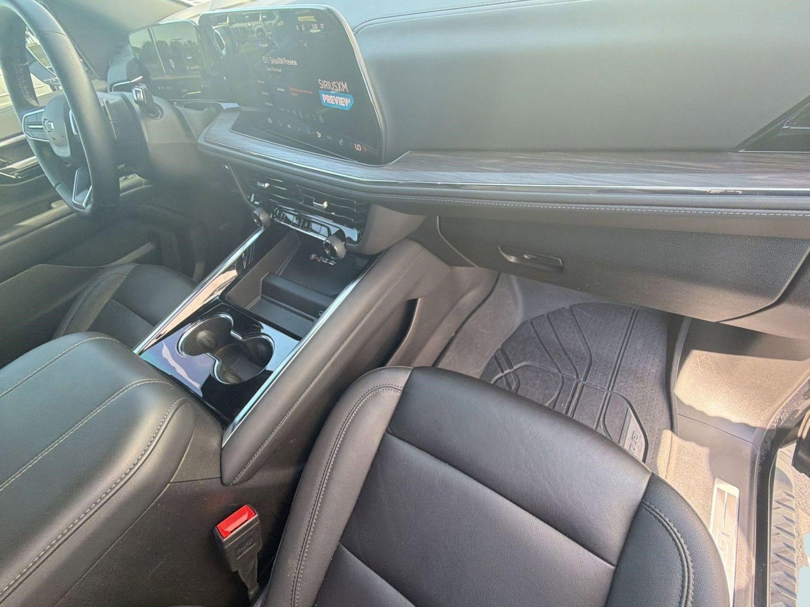 Used 2025 Chevrolet Tahoe Z71 w/ Comfort Package image 32