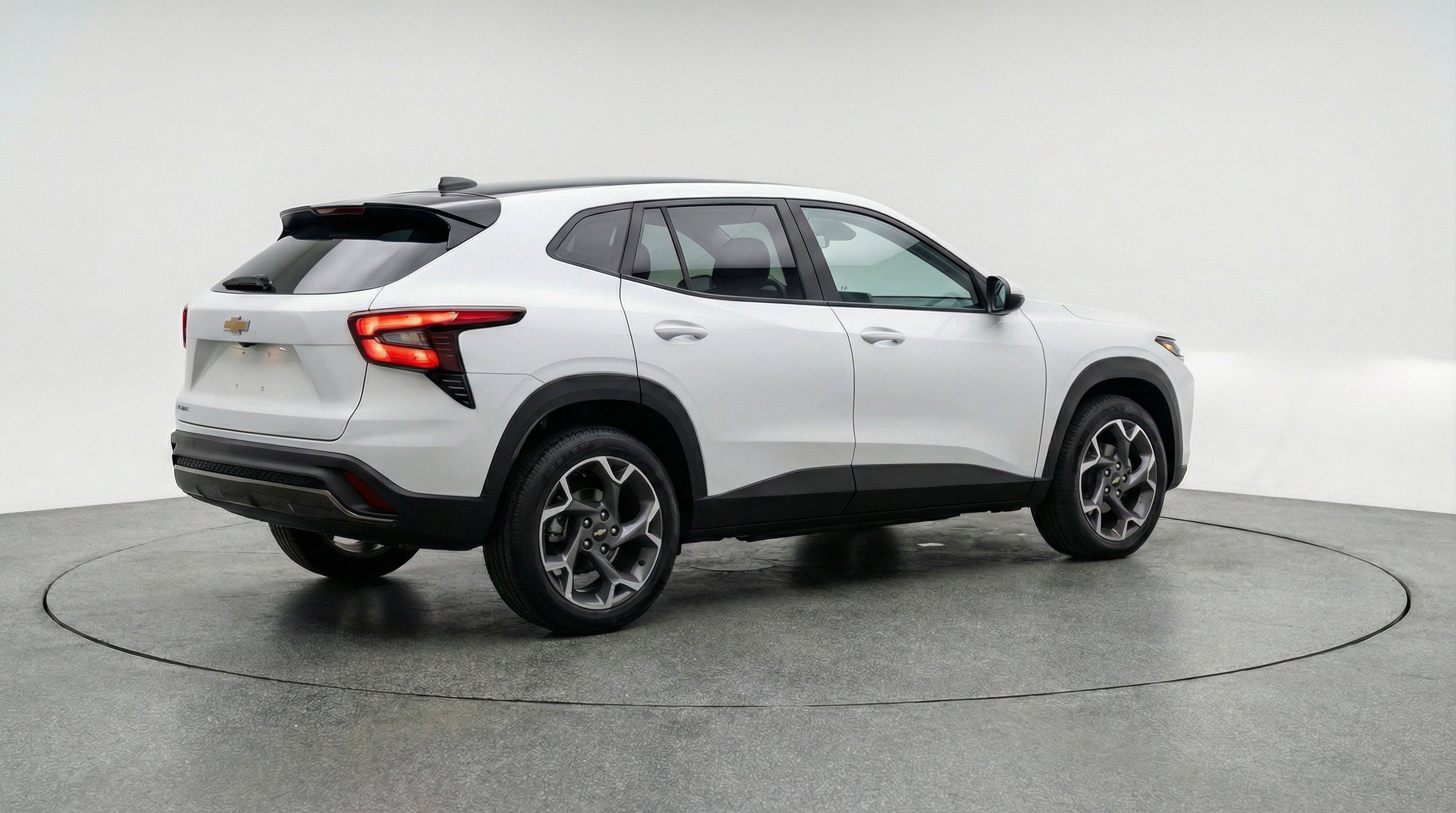 Used 2025 Chevrolet Trax LT w/ LT Convenience Package FWD image 9