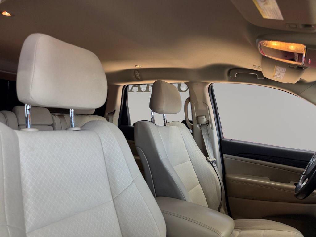 Used 2021 Jeep Grand Cherokee Laredo RWD image 15