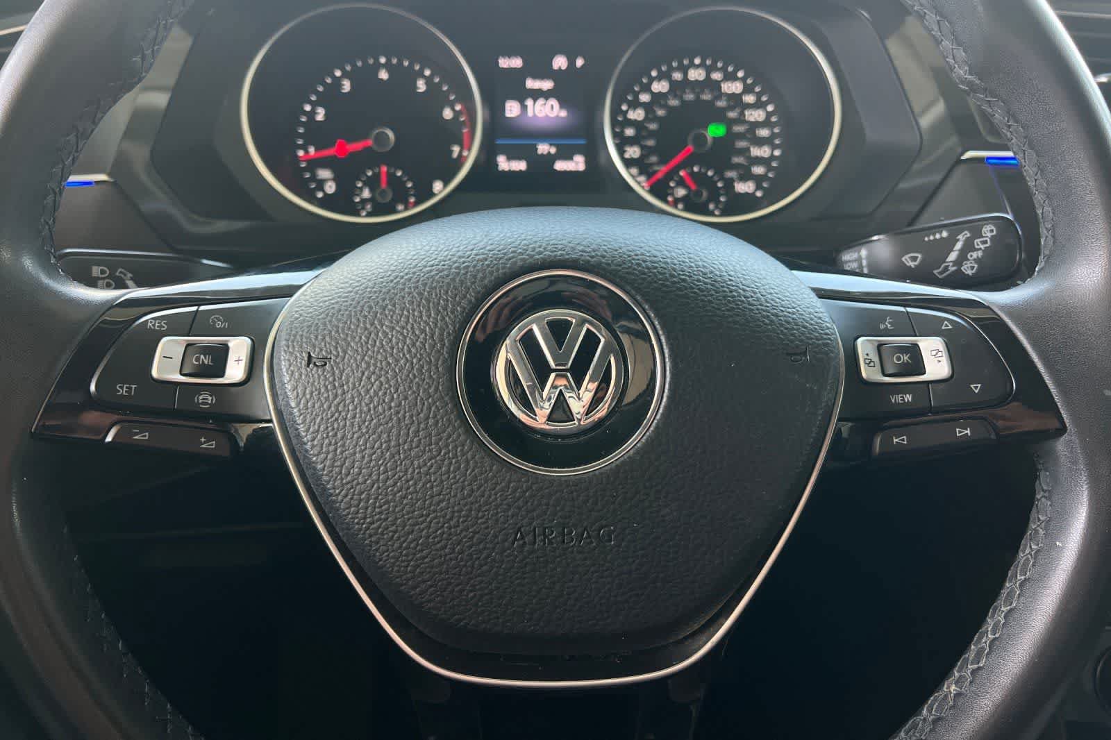 Used 2020 Volkswagen Tiguan SE AWD/4WD image 23