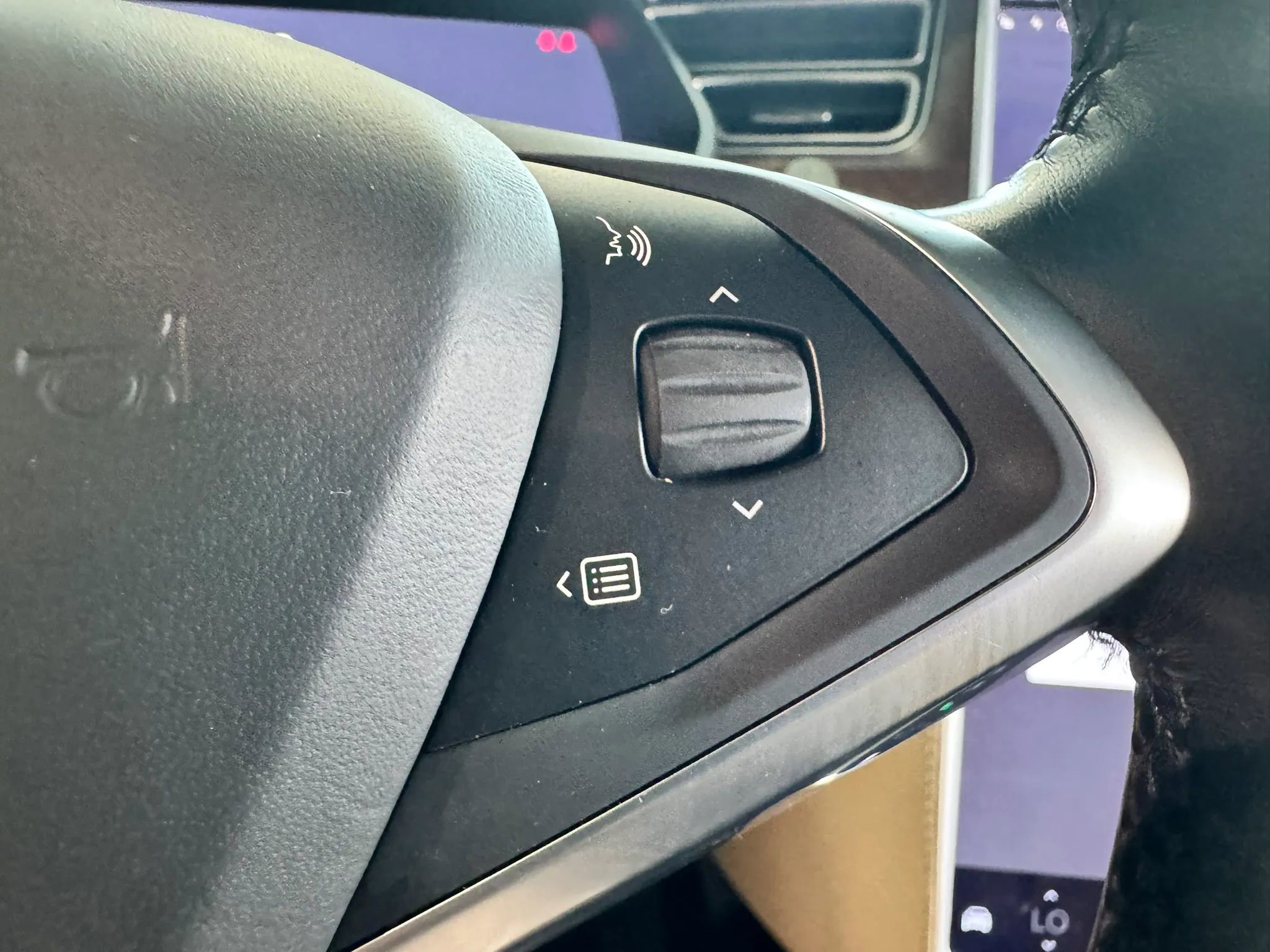 Used 2017 Tesla Model X 90D image 29