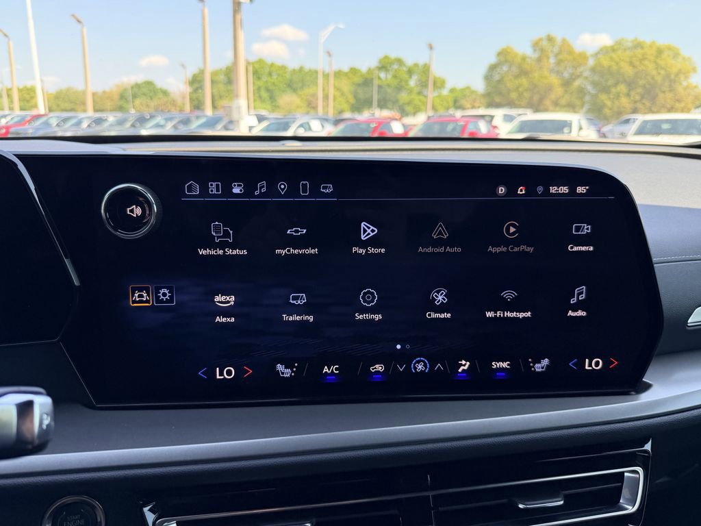 Certified 2025 Chevrolet Traverse LT w/ Driver Confidence Package image 25