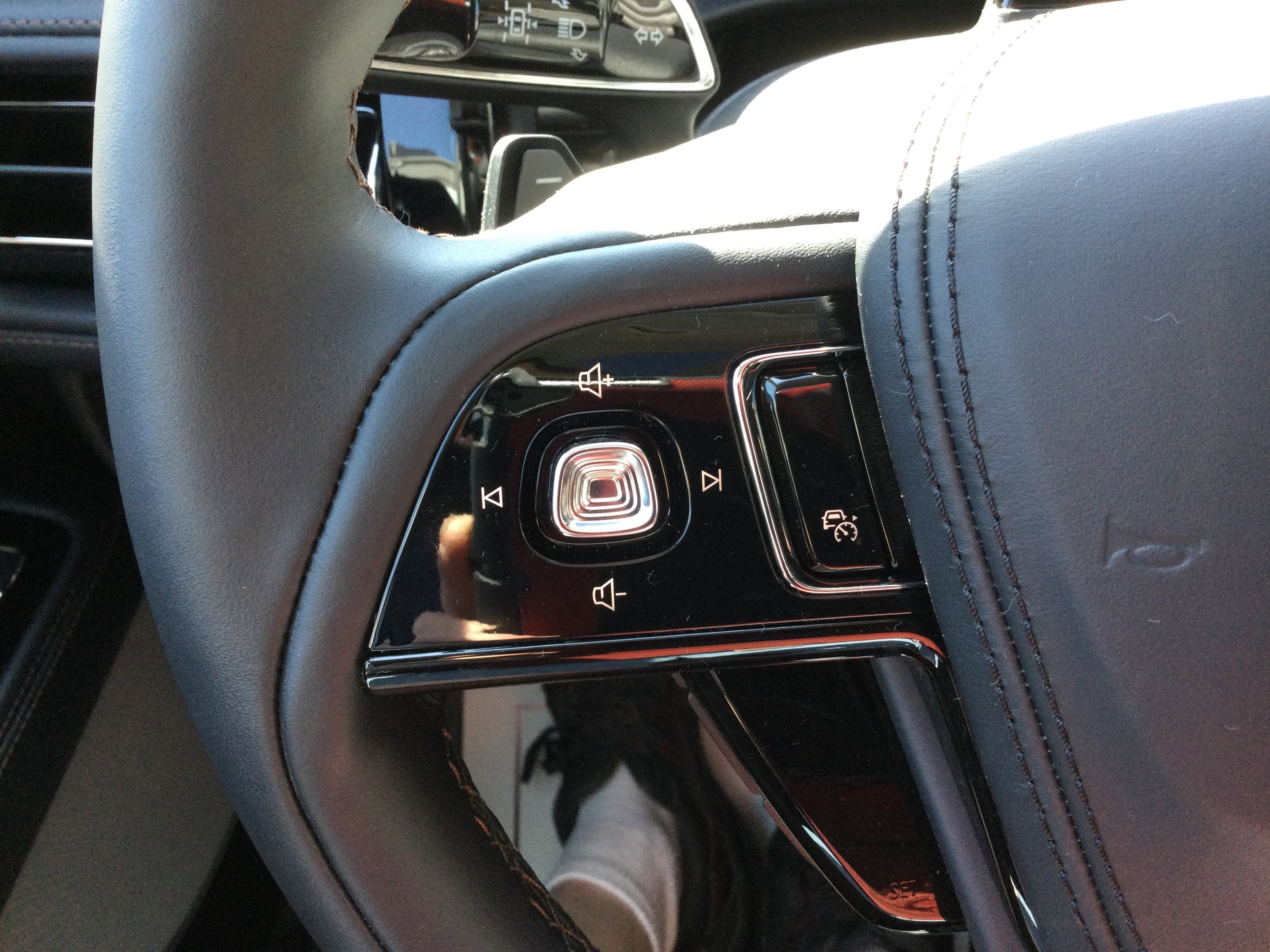 New 2025 Lincoln Aviator Reserve w/ Equipment Group 201A image 13