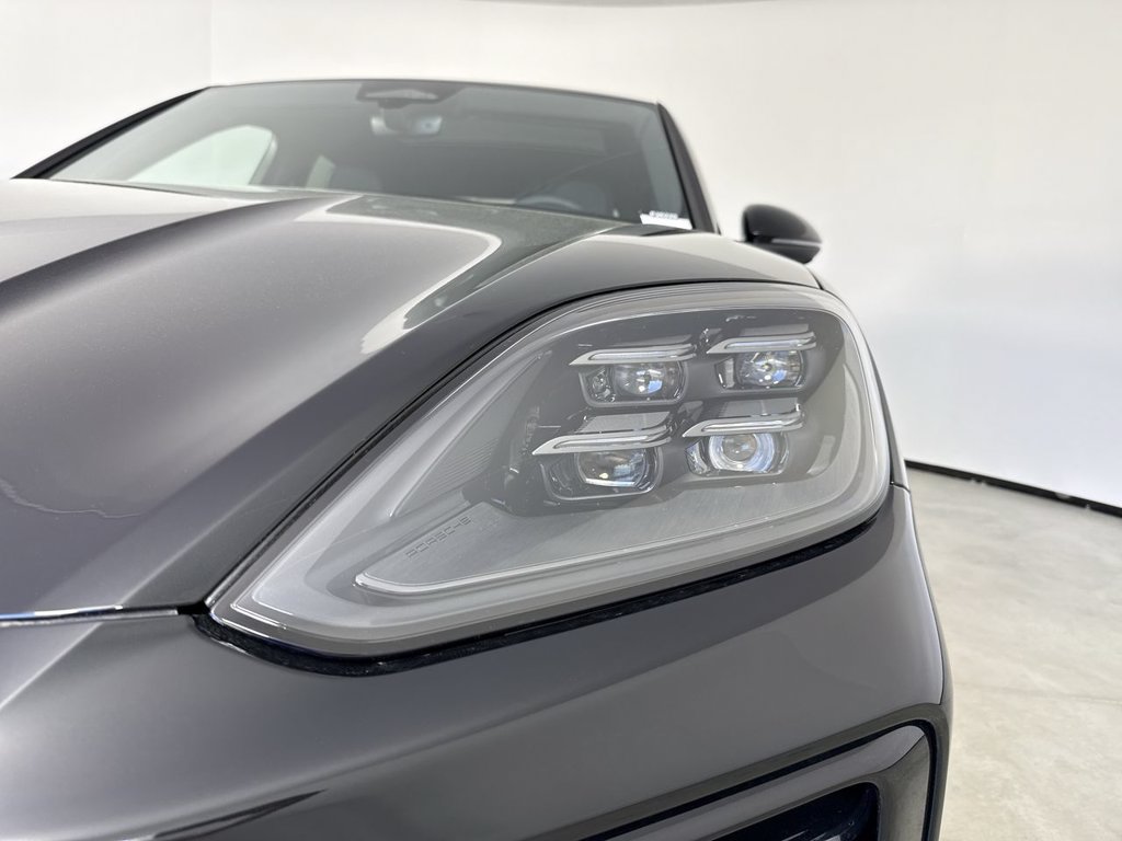 New 2026 Porsche Cayenne Coupe AWD/4WD image 11