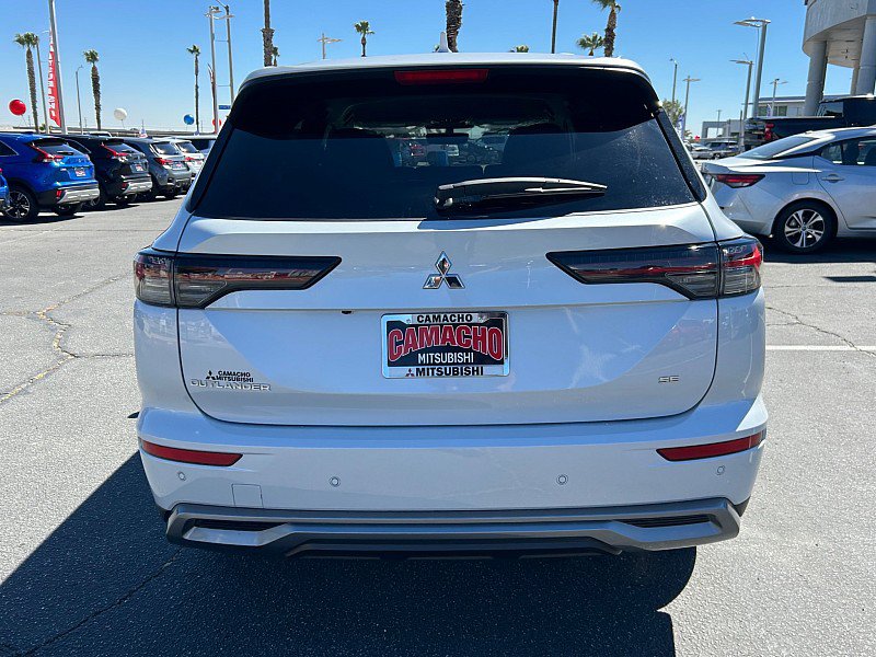 New 2026 Mitsubishi Outlander SE FWD image 2