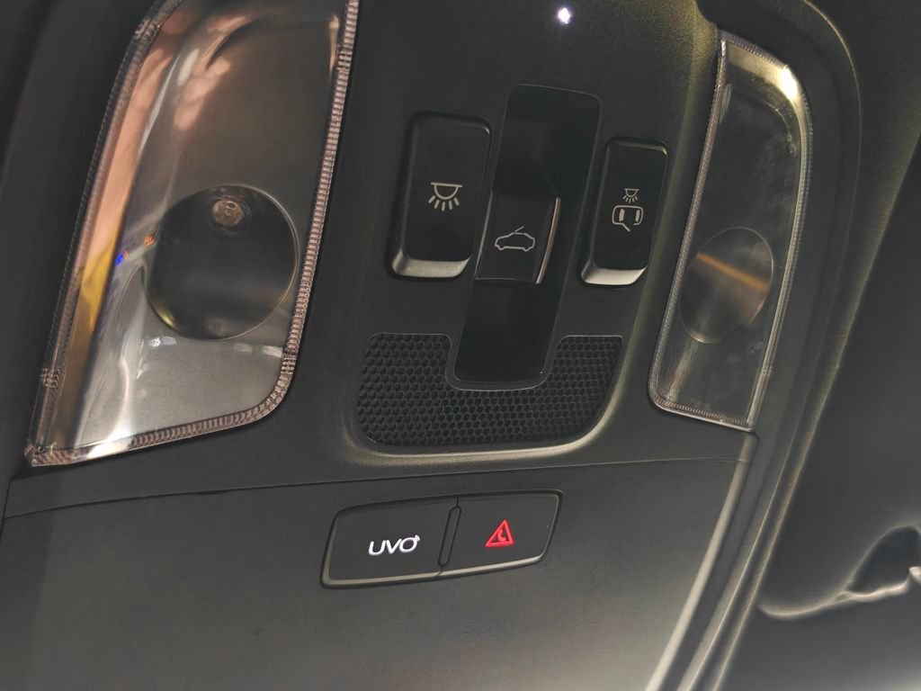 Used 2022 Kia Stinger GT2 RWD image 11