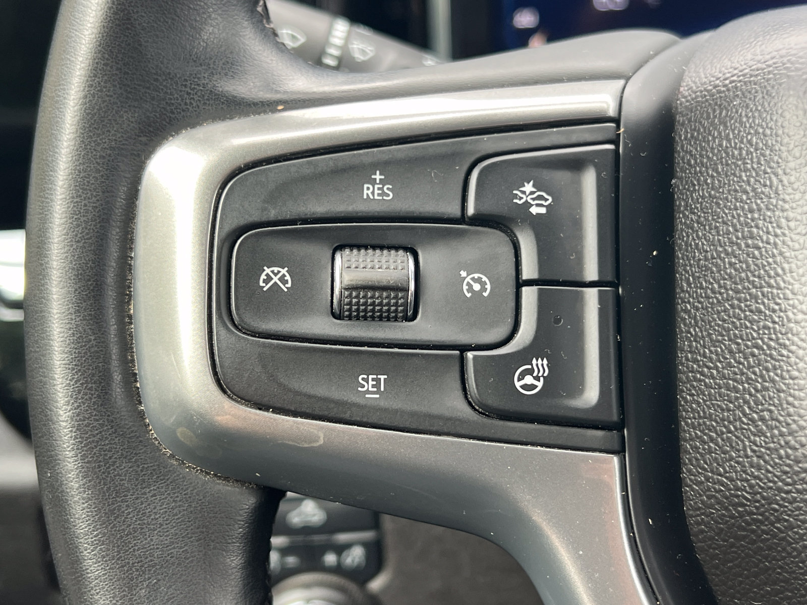 Used 2025 Chevrolet Silverado 1500 LT AWD/4WD image 22