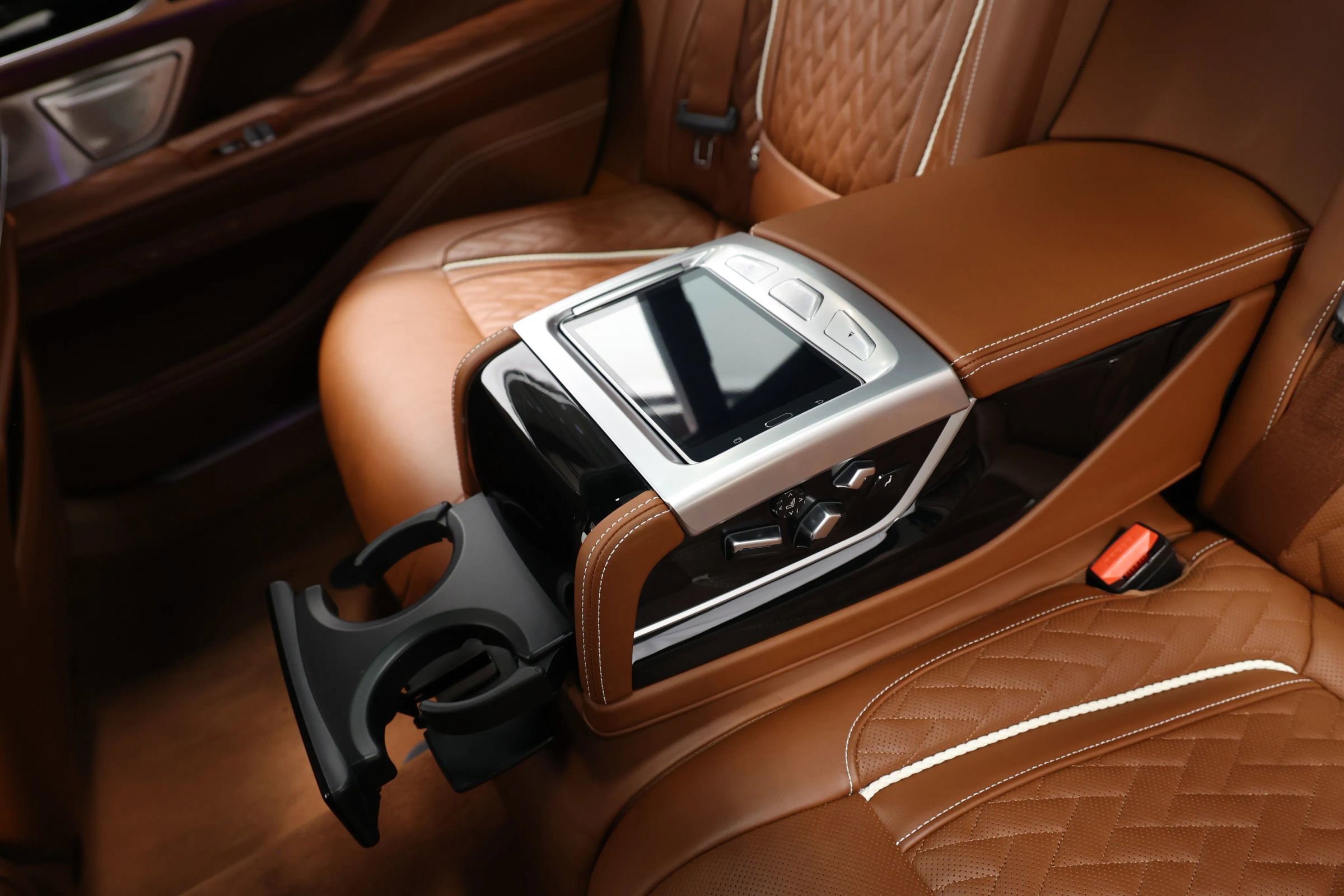 Used 2022 BMW M760i xDrive w/ Luxury Rear Seating Package image 60