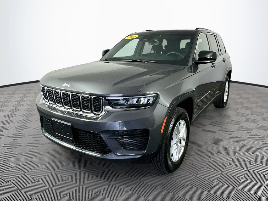 Certified 2025 Jeep Grand Cherokee Laredo X w/ Luxury Tech Group I AWD/4WD image 6