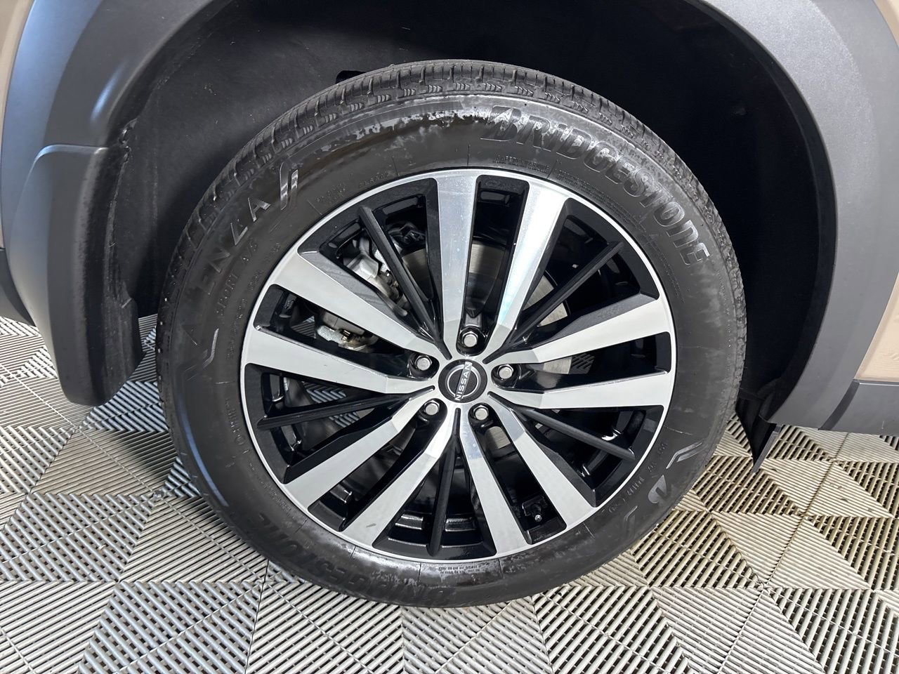 Used 2024 Nissan Pathfinder Platinum w/ Cargo Package image 34