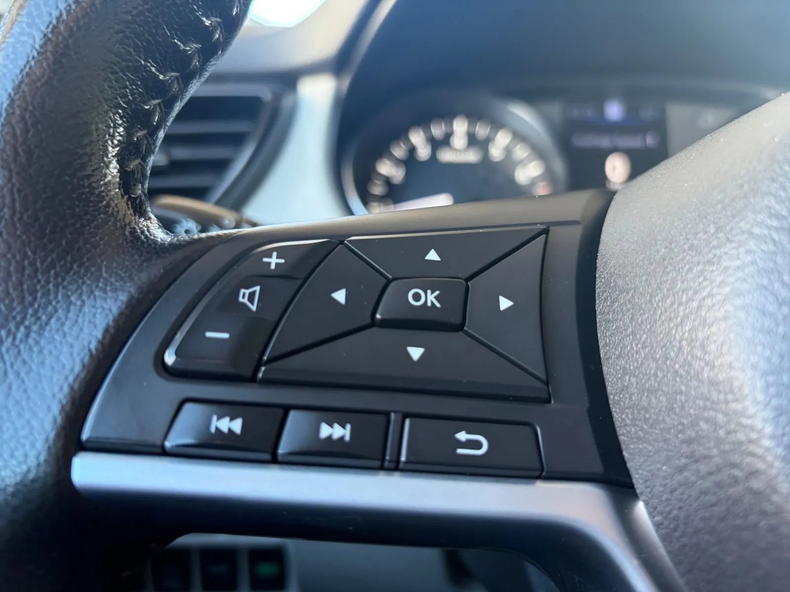 Used 2020 Nissan Rogue Sport SL w/ Premium Package AWD/4WD image 30