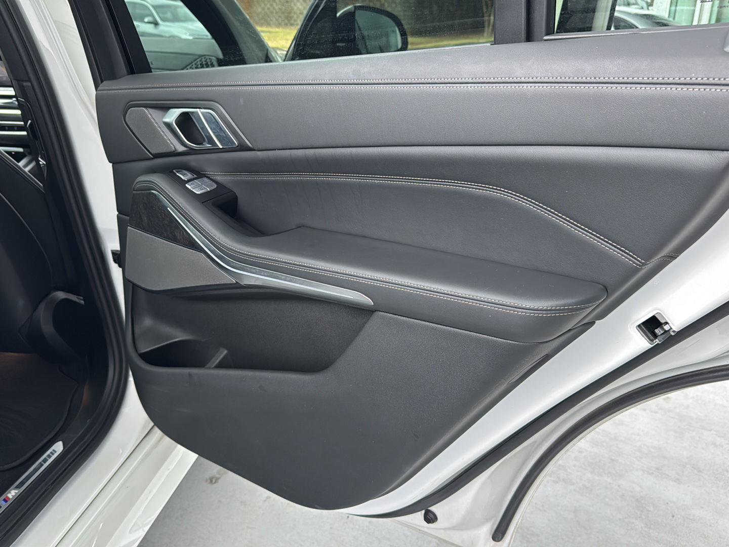 Used 2023 BMW X7 xDrive40i w/ Executive Package image 13