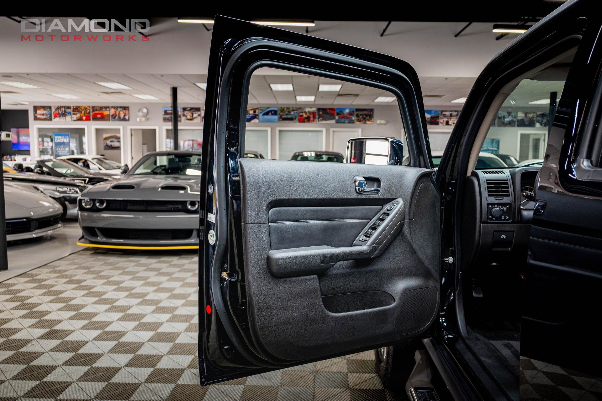 Used 2009 HUMMER H3T Alpha image 12